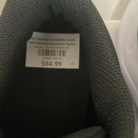 NIKE sneakers, black and white, size 7 1/2, Brand new never worn - Picture 2 of 5